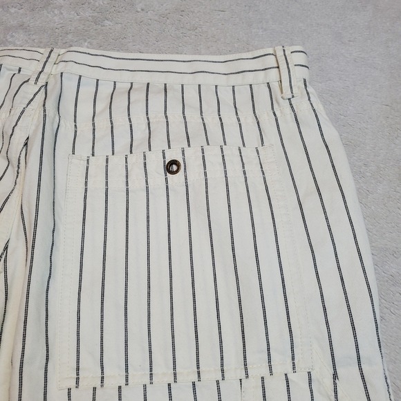 Money - Picture 2 of 10